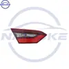 81590-06880 81580-06880 Parte Interior de Luz Trasera Adecuado para Toyota Camry Híbrido 2017-EE.UU.