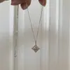 [Epiphyllum] Colar com Pingente de Pétala em Forma de Losango Banhado a Prata S925 com Ouro 18K, Corrente para Clavícula com Pingente de Trevo de Quatro Folhas Estilo Retro Ins Exquisito