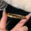 Pulseras de Acero de Titanio Serie No Descolorante para Mujer, Diseño de Broche de Moda, Joyería Popular de Celebridades de Internet, Joyería Exquisita Incrustada con Diamantes al por Mayor Transfronteriza