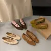 Zapatos Mary Jane Cuadrados de Terciopelo Retro con Aumento Oculto de Altura para Mujer 2026 Nuevos Zapatos Franceses de Noche para el Commute de Otoño
