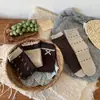 Calcetines de encaje floral vintage de otoño e invierno hasta la mitad de la pantorrilla, calcetines de algodón puro hipoalergénicos de Zhuji, calcetines versátiles para mujer, calcetines apilados Maillard