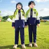 Uniformes Escolares Primarios y Secundarios, Nuevos Modelos Otoño e Invierno Estilo Británico, Chaquetas Tres en Uno para Niños, Uniformes de Clase, Uniformes Personalizados de Jardín de Infancia