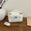 Bolso de Mano para Mujer con Exquisito Bordado de Corazón Transfronterizo 2026 Nueva Moda para Mujer Bolso Cuadrado con Cierre para Hombro y Cruzado