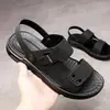 Sandalias para Hombre 2025 Nuevas de Verano Antideslizantes Estilo Papá Casual para Exterior Zapatos de Playa Transpirables Suela Suave Sandalias Antideslizantes de Doble Propósito
