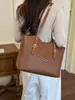 Bolso de mano tejido de verano transfronterizo para mujer, nuevo modelo 2026, bolso de hombro de gran capacidad para el día a día, bolso casual de alta gama para debajo del brazo