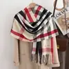 Novo Xale Listrado xadrez Imitação de Caxemira Moda Outono e Inverno Protetor de Pescoço para Comutação Prova de Frio com Franjas Venda Direta da Fábrica Atacado