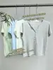 Impresionante y sutilmente seductor, este top de verano de manga corta para mujer presenta un cuello henley con diseño de botones, corte ajustado, estilo casual, top versátil, hecho de lino