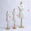 Mini hombre pequeño mesa hombre de corte tridimensional mesa estudiante hombre pequeño Mesa modelo gato gato exhibición diseño de ropa soporte corte escritorio