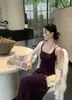 Vestido Plissado Versátil de Verão para Férias, que Afina a Silhueta e Valoriza o Corpo, com Alças Removíveis e Bojos Removíveis em Cor Sólida