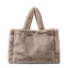Bolsa de Peluche Personalizada de Fábrica, Bolso de Hombro Grande de Alta Gama para Mujer, Bolso de Mano Suave de Peluche, Bolso Tote de Moda