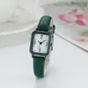 Novo Relógio Rosa Flor de Cerejeira para Meninas, Adequado para Alunos do Ensino Fundamental II e Médio, Liga Simples Quadrada com Números, Pulseira de Couro, Atacado
