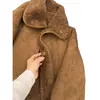 Casaco de Lã de Cordeiro Cor de Café, Novo Estilo Retrô, Peça Superior Quente, Casaco Curto de Pele para Pessoas Baixas