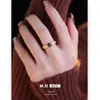 Anillo minimalista retro de piedra ojo de tigre para mujer, una pieza de moda de lujo ligera que es versátil, única y exuda una sensación de alta gama. Un accesorio elegante y personalizado para el dedo índice