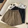 Shorts de Couro Feminino 2026 Novo Estilo, Tamanho Grande, Solto de Pernas Largas, Emagrecedor, Cintura Alta, Tendência Outono/Inverno Shorts para Botas