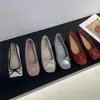 Zapatos de mujer para aumentar la altura, nuevos bailarinas de estilo francés otoño 2026 para combinar con faldas