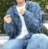 Camisa Ligera al Aire Libre Estilo Coreano para Hombres y Mujeres Primavera y Verano Camisa de Cuadros Manga Larga Chaqueta Vintage con Capucha Protección Solar Pareja