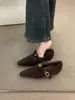 Zapatos negros de fieltro para mujer, nuevos para otoño e invierno 2025, de tacón alto, cálidos, con forro de pelo gris, punta fina y aumento de altura interior