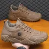 Zapatos de Hombre Otoño 2026 Nuevo Estilo Transpirables Ligeros de Suela Gruesa Negros Zapatos de Trabajo Ligeros Zapatos Deportivos para Exteriores Zapatos de Trabajo