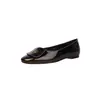Elegantes Sapatos Scarpin Baixo Redondo de Couro Genuíno Brilhante com Camélia Estilo Francês Primavera 2026 para Mulheres