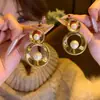 Favorito de Moda~ Pendientes de Perla Estilo Metal Texturizado Retro de Gama Alta, Moda Europea y Americana, Lujo Ligero, Pendientes Audaces y Elegantes