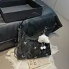 Bolsa de Gran Capacidad para Mujer 2026 Nuevo Estilo Diseño de Nicho de Alta Gama Mochila Multifuncional para el Trabajo y los Viajes, Se Puede Usar como Bolso de Hombro o Bolso Cruzado