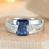 Anillo ancho cuadrado de estilo europeo y americano audaz con zafiro, con gran corte de zirconia azul microincrustado, completamente incrustado de diamantes, joyería de anillo unisex