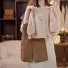 Conjunto de Dos Piezas para Niñas de Primavera y Otoño, Elegante Conjunto Infantil de Moda Estilo Coreano con Camisa Bordada Floral y Pantalones de Pierna Ancha a la Moda