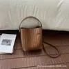 Bolsa Pequena Elegante de Alta Qualidade para Mulheres 2026 Nova Moda Versátil Bolsa Transversal Trançada Bolsa de Mão Exquisita Bolsa Saco