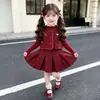 Conjunto de Roupa de Ano Novo para Meninas Outono Inverno 2026 Novo Estilo Menina Pequena Colete Vermelho Engrossado Saia Curta Roupas de Ano Novo para Bebê