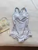 Traje de baño para mujer de dropshipping para aguas termales, estilo de competición de una pieza con diseño cruzado triangular, nuevo modelo 2026 para mujeres adultas en piscinas