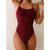 Traje de baño europeo y americano Nuevo con cuello halter de encaje Dos formas de usar Sexy sin espalda Vacaciones en aguas termales Traje de baño de una pieza Bikini transfronterizo