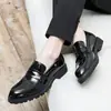 Sapatos Masculinos de Couro Estilo Britânico Business Casual Bico Fino, Novos Mocassins Slip-On Tendência Estilo Coreano de Outono com Aumento de Altura Oculto