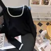 Camiseta de Manga Larga con Cuello Cuadrado Europeo para Mujer Primavera 2024 Nuevo Estilo Ajustada Corta de Punto con Borde Crudo Top