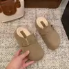Mules tipo Birkenstock de suela gruesa y forro afelpado con parte superior peluda para mujer, aptos para usar al aire libre, nuevas zapatillas de algodón tipo slip-on para otoño e invierno 2025