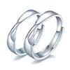 Anel de casal um par de anéis masculinos e femininos simples moda temperamento coreano anel de zircônia coroa anel de diamante de simulação aberto para casamento