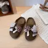 Pantuflas de Felpa Casual con Forma de Pan para Niñas Uso Exterior Suela Suave Slip-on Zapatos Perezosos Pantuflas Lindas de Dibujos Animados para Niños tipo Birkenstock
