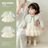 Nuevo conjunto de vestido estilo pequeño Chanel de otoño para bebés y niñas pequeñas, vestido de dos piezas estilo francés para principios de otoño, adecuado para usar en exteriores