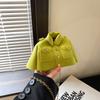Bolsas de Design de Nicho Transfronteiriças para Mulheres 2026 Novo Estilo Personalizado Retro Versátil Bolsa Transversal Casual Bolsa de Ombro com Corrente