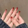 Manicure de Casamento Cor Romã Translúcida Estilo Curto Gradiente Vermelho Que Realça a Pele, Efeito Olho de Gato, Puro e Sedutor, Feito à Mão, Elegante e de Alto Padrão