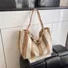 Bolso de Playa Rayado de Color Contrastante Fresco de Moda 2025 Nuevo Verano Casual Tote de Gran Capacidad Bolso de Hombro