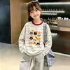 Camiseta a rayas elegante de manga larga para niñas, nueva moda de primavera y otoño, camiseta básica de cuello redondo estilo coreano para niños mayores