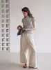 Camiseta de mujer gris elegante estilo francés, cuello en V, manga corta, top de punto fino de verano, corte ajustado, con cuello henley