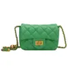 Nueva Tendencia Primavera/Verano 2025: Popular este año, el bolso pequeño cuadrado versátil de patrón de rombos es un bolso de cadena cruzado de moda