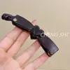Pinza para el Cabello de Acrílico en Forma de Corazón Color Marrón Oscuro para Mujer, Pinza Banana para la Parte Trasera de la Cabeza, Accesorio para el Cabello Versátil y Elegante para el Uso Diario