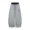 Pantalones Deportivos Largos Grises Estilo Coreano Perezoso Raya Lateral Negra Bordado con Letras Escritas a Mano Cintura Elástica Cordón Pantalones de Pierna Ancha Unisex