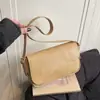 2025 Novo Modelo Comércio Exterior Transfronteiriço Simples Versátil Bolsa de Ombro Bolsa Quadrada Pequena Retrô Bolsa de Mão Feminina Pequena Transversal para o Dia a Dia