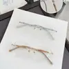 Nuevo Marco de Titanio Cortado en Borde Marco de Titanio Ultraligero Marco de Gafas Elegante Marco para Miopía Marco de Gafas para Hombre S3050