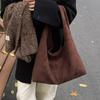 Bolsa Grande Fosca Retrô Feminina 2025 Nova Outono e Inverno Grande Capacidade Bolsa de Ombro Maillard Trabalho Deslocamento Bolsa Tote