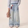 Conjunto de outono para meninas, estilo preppy, conjunto de duas peças para meninas do ensino fundamental, composto por uma blusa de moletom falsa de duas peças e jeans, perfeito para usar no início do outono