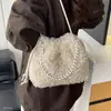 Bolso bandolera de axila de moda para mujer, estilo otoño, con detalles de felpa, 2026, estilo simple para el día a día